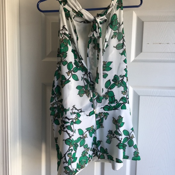 Silky Green Leaf and White Top - Picture 2 of 3